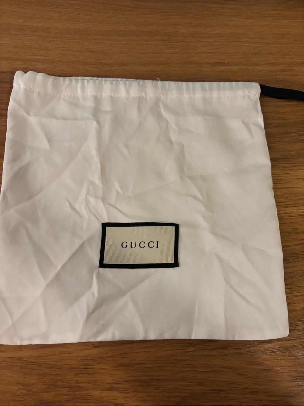 GUCCI White Drawstring Dust Bag Gucci with a black ribbon drawstring closure